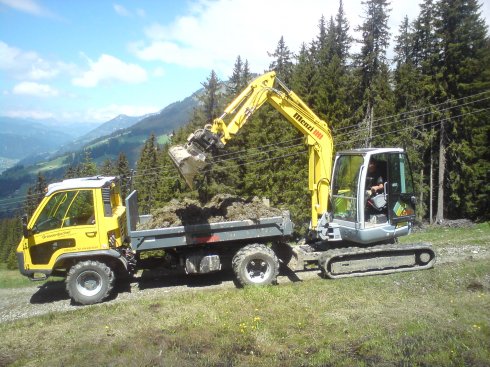 Transporter VT450 mit Ladebrücke und Menzi Bagger 50 VX